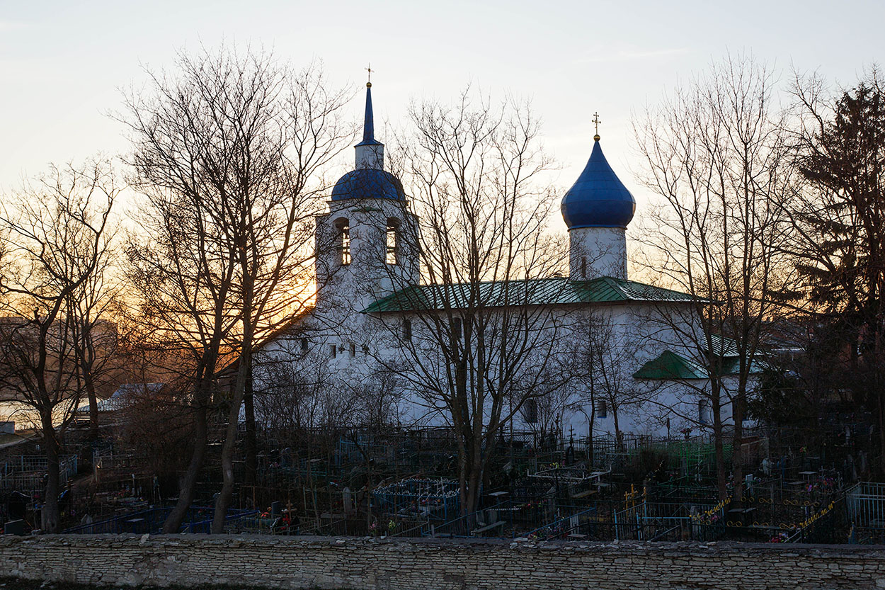 Псков (ул. Береговая, д. 2. Церковь Петра и Павла бывшего Сироткина монастыря.
