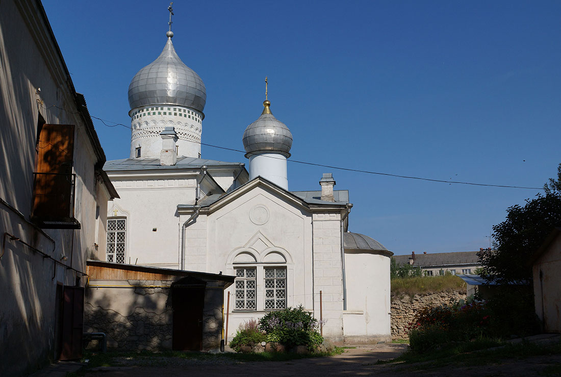 Псков. Церковь Варлаама Хутынского в Званице. 1495 год.
