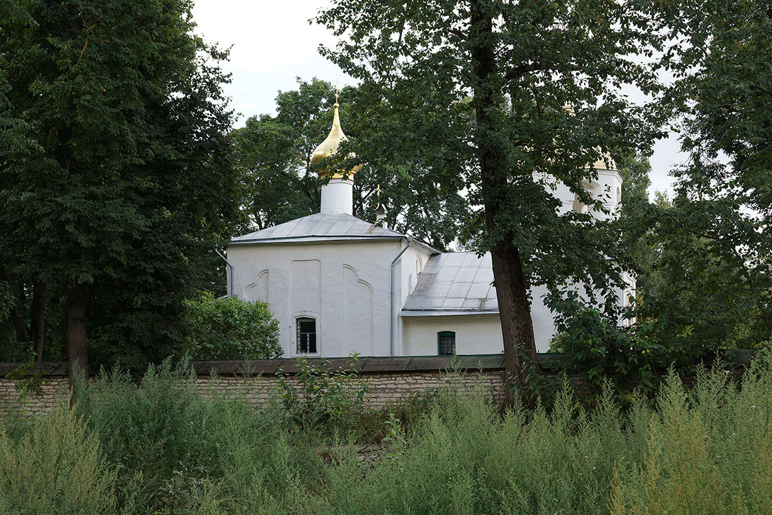 Псков. Церковь Алексея, человека Божия с Поля. 1540 год.