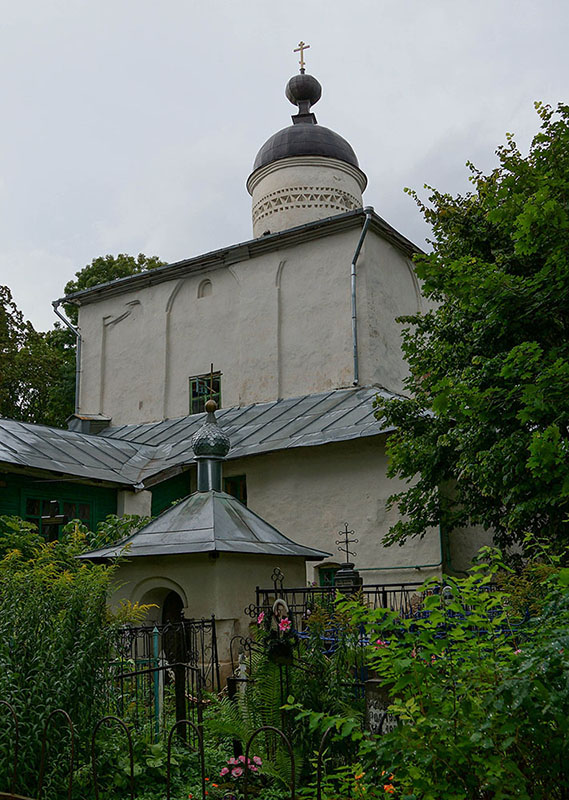 Псков. Церковь Жен Мироносиц со Скудельниц. 1546 год - XIX век.