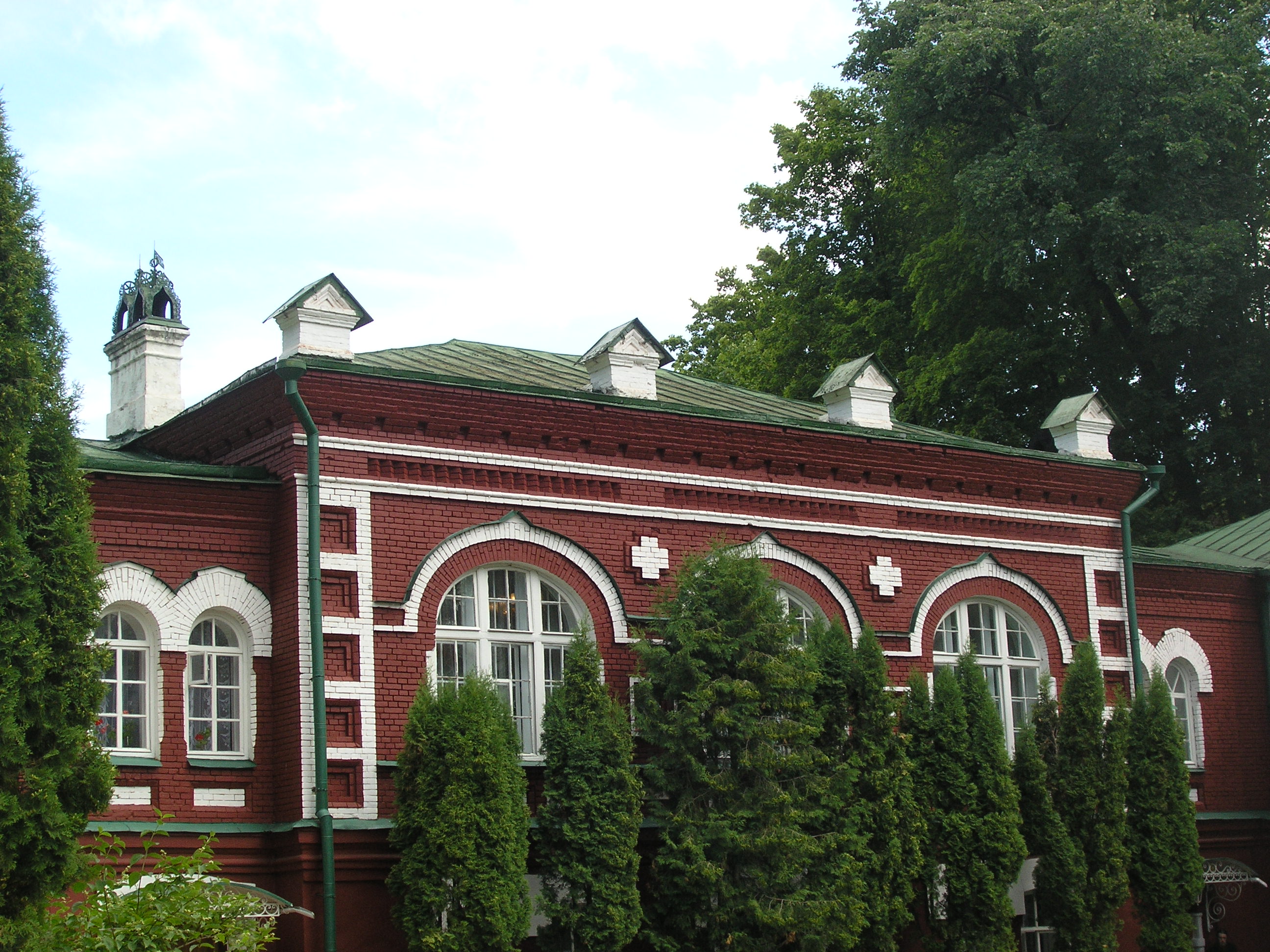 Псково-Печерский монастырь. Трапезная.