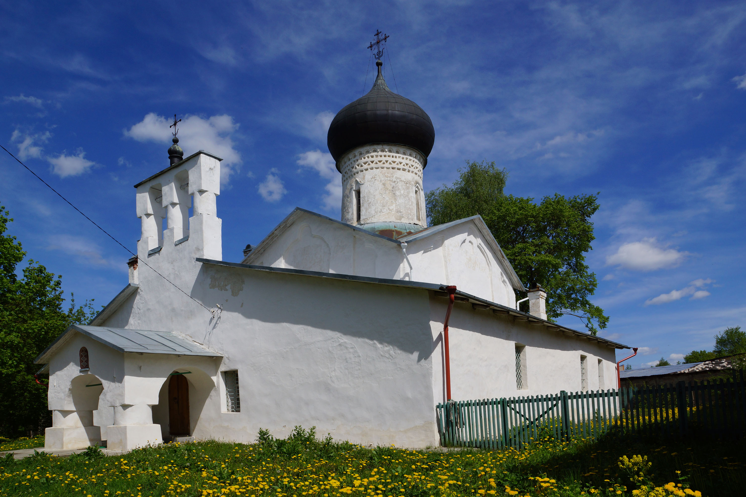 Псков (ул. Калинина, д. 26). Церковь Иоакима и Анны.