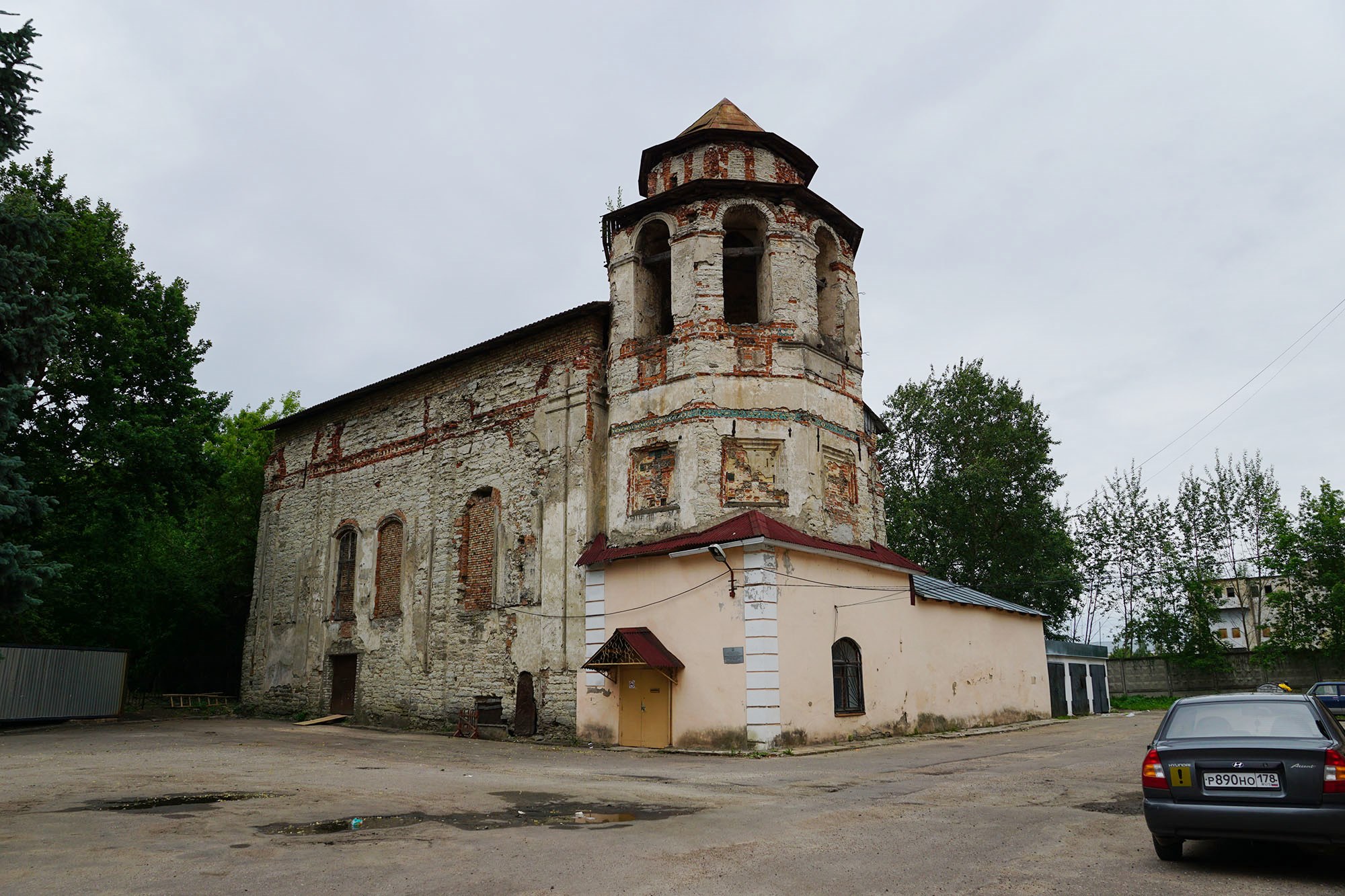 Псков (ул. Профсоюзная, д. 1). Церковь Богоматери Одигитрии.