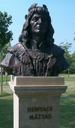 Памятник Матвею I Корвину (Матьяшу Хуньяди) в Национальном историческом парке в Опустасере.