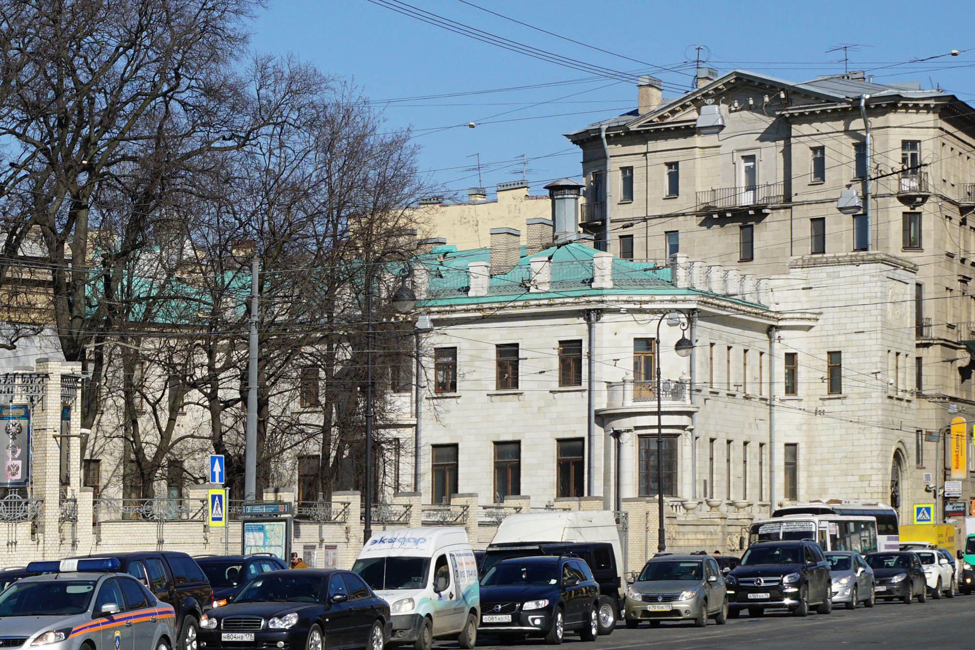 Санкт-Петербург. (Улица Куйбышева, 8). Жилой дом с административными помещениями.