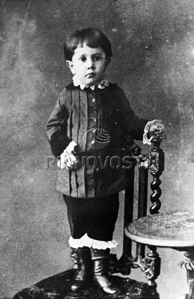 Писатель Алексей Николаевич Толстой в детском возрасте. 1880.