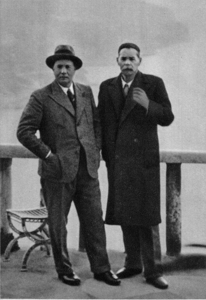 А. М. Горький и А. Н. Толстой. Италия. Амальфи. 1932.