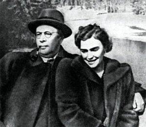 Алексей Толстой с Людмилой Баршевой.