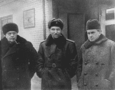 Алексей Толстой, Константин Симонов и Илья Эренбург - военные корреспонденты на процессе.