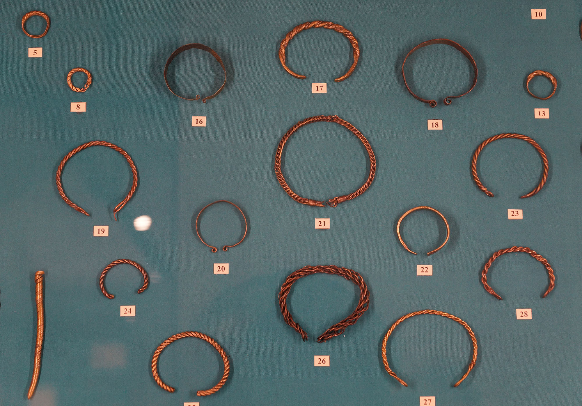 Ювелирные изделия из цветного металла, XI-XIV века.